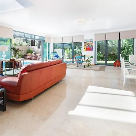 Fantastiva Com 5 Quartos E Piscina Villa