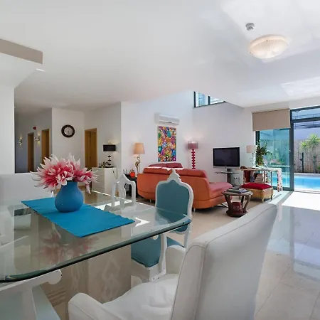Villa Fantastiva Com 5 Quartos E Piscina *