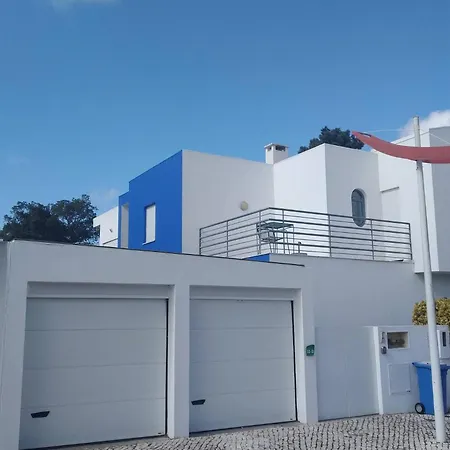 Fantastiva Com 5 Quartos E Piscina Villa