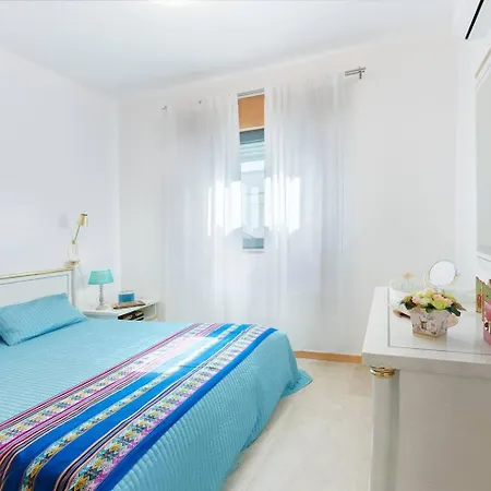 Fantastiva Com 5 Quartos E Piscina