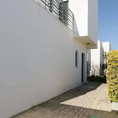 Fantastiva Com 5 Quartos E Piscina